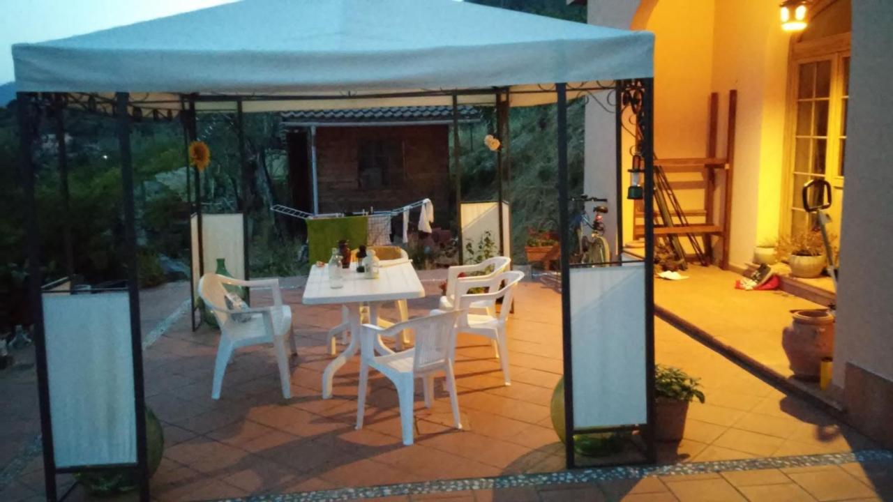 Room In Villa - Room In The Hills With Garden And Sea View San Salvatore  Exterior foto