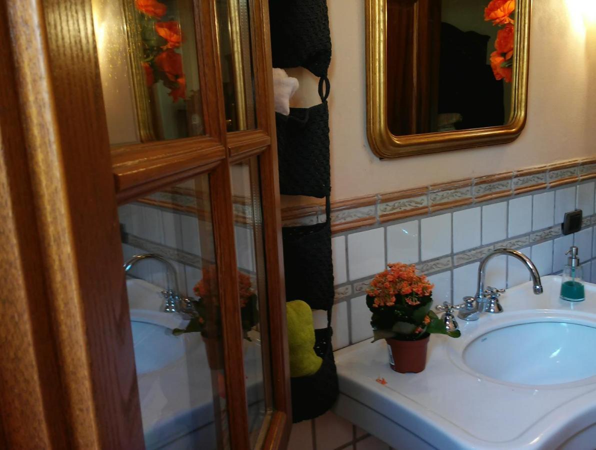 Room In Villa - Room In The Hills With Garden And Sea View San Salvatore  Exterior foto
