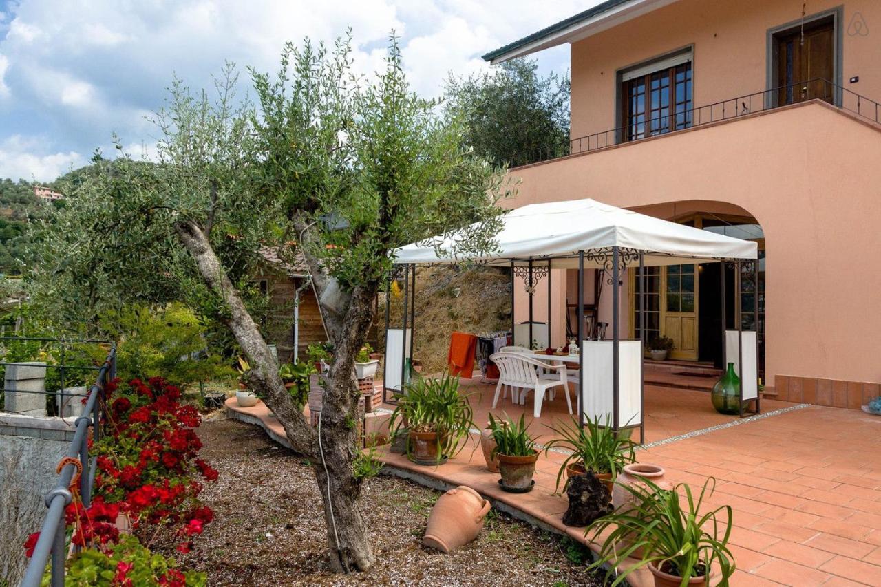Room In Villa - Room In The Hills With Garden And Sea View San Salvatore  Exterior foto