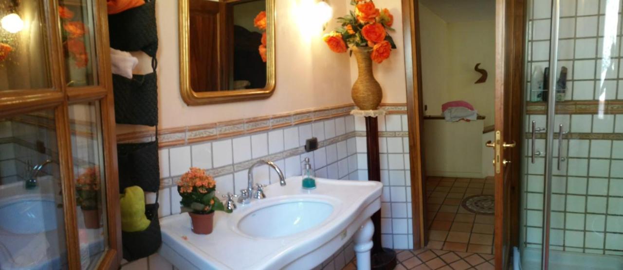 Room In Villa - Room In The Hills With Garden And Sea View San Salvatore  Exterior foto